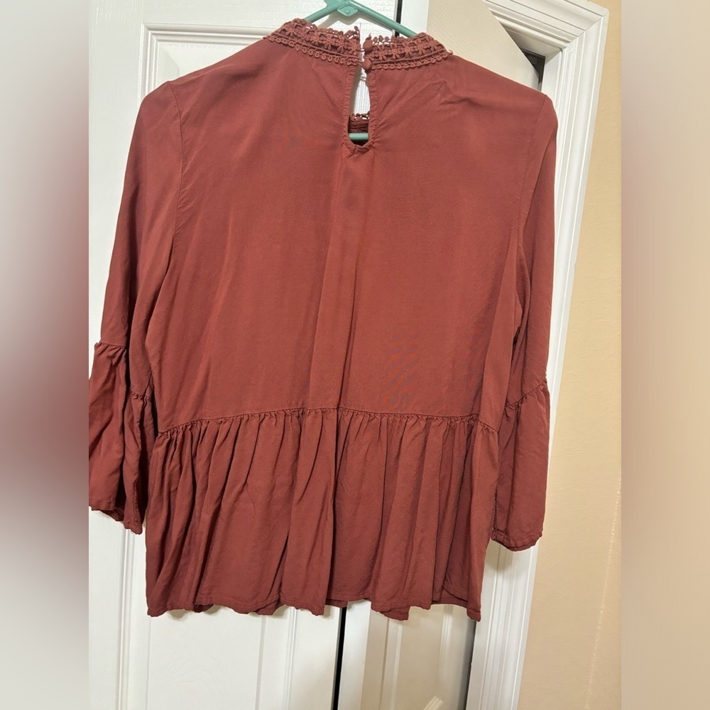 Blouse - Picture 2 of 3